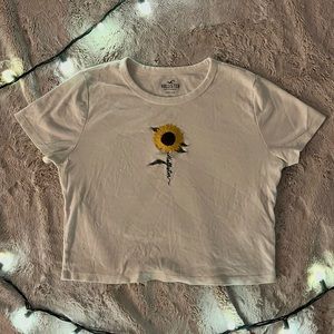 🌻 Hollister Sunflower baby tee 🌻